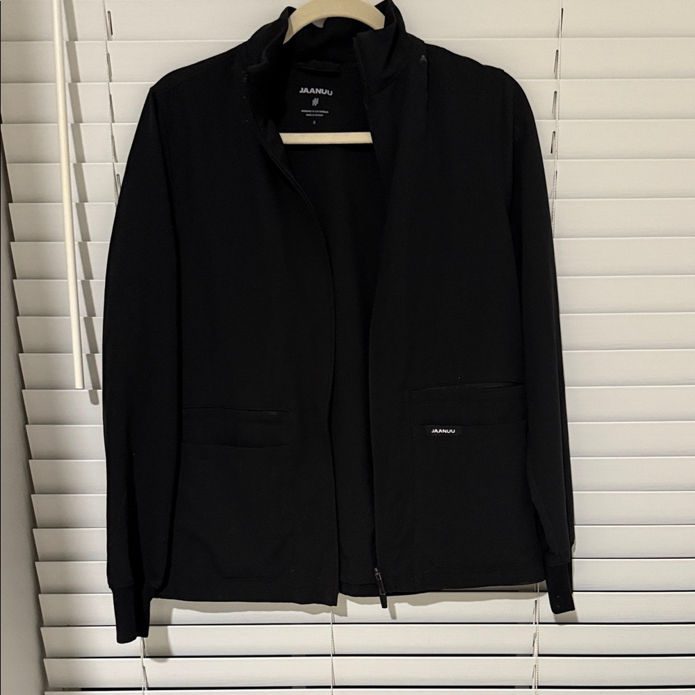 Jaanuu women’s Zip-Up Black Sweater